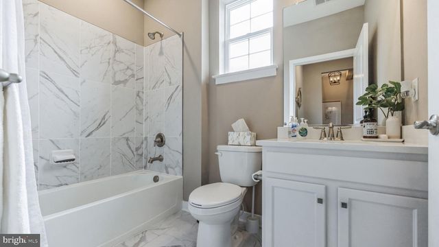 233 HUNTINGTON DR, Egg Harbor Township, NJ 08234