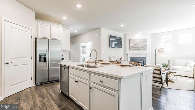 233 HUNTINGTON DR, Egg Harbor Township, NJ 08234