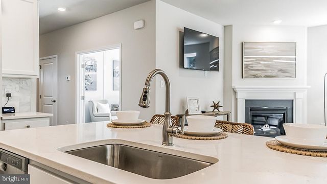 233 HUNTINGTON DR, Egg Harbor Township, NJ 08234