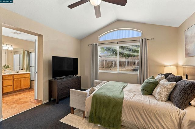 2348 Woodhill Dr, Pittsburg, CA 94565