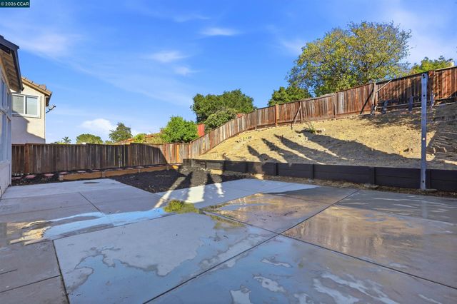 2348 Woodhill Dr, Pittsburg, CA 94565