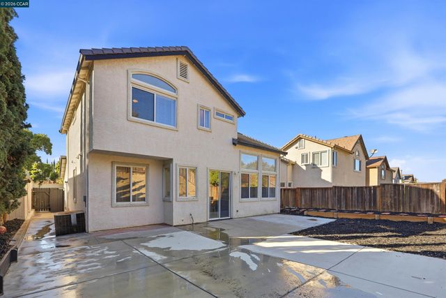 2348 Woodhill Dr, Pittsburg, CA 94565