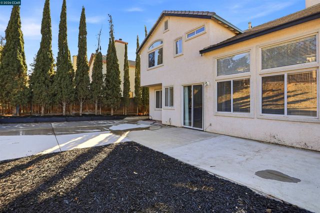 2348 Woodhill Dr, Pittsburg, CA 94565