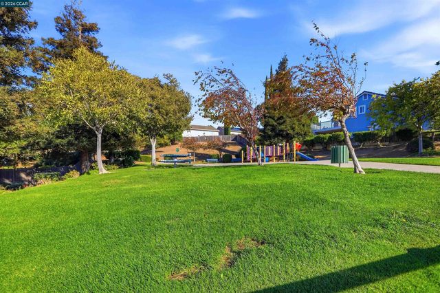 2348 Woodhill Dr, Pittsburg, CA 94565