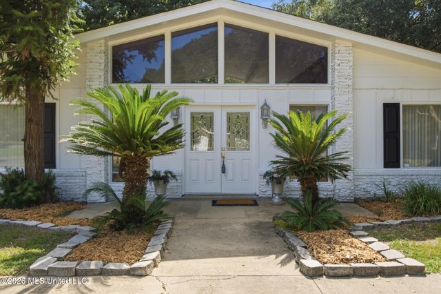 1566 E Second Street, Pass Christian, MS 39571