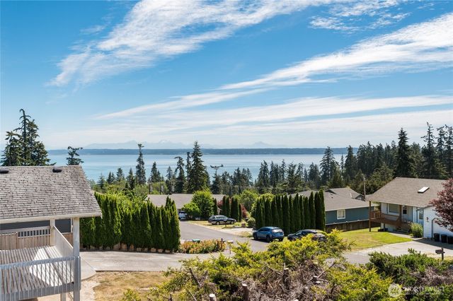 35 Lucky Lane, Camano Island, WA 98282