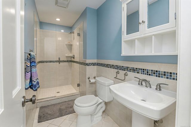 25 Deer Hill Drive, Ridgefield, CT 06877