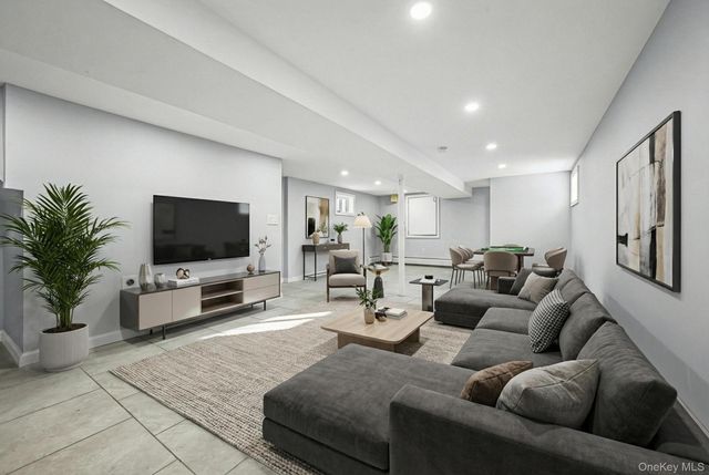 6 Pershing Avenue, Valley Stream, NY 11581