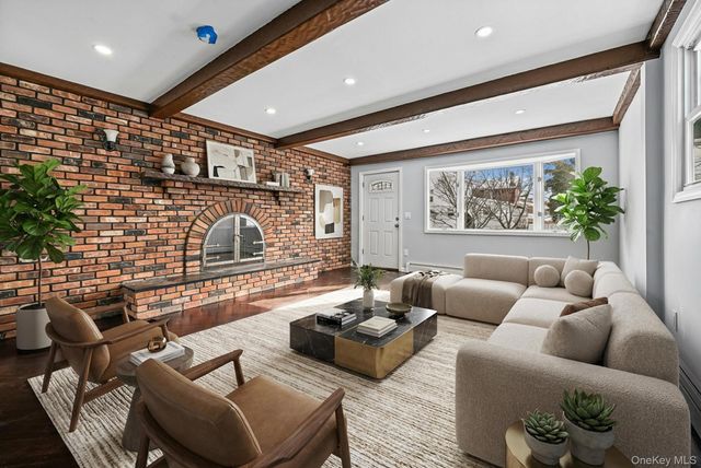 6 Pershing Avenue, Valley Stream, NY 11581