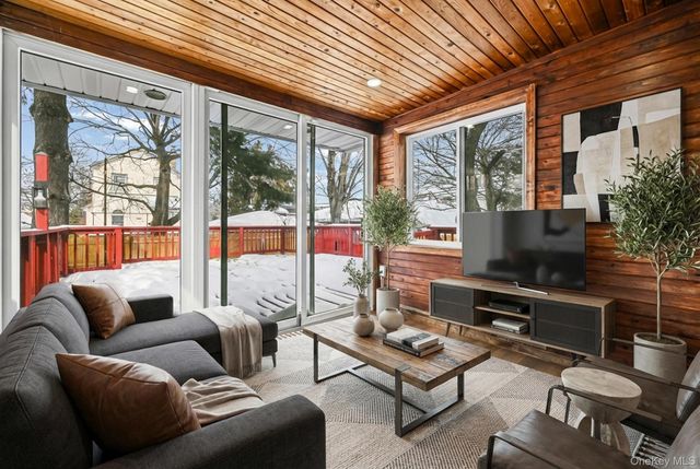 6 Pershing Avenue, Valley Stream, NY 11581