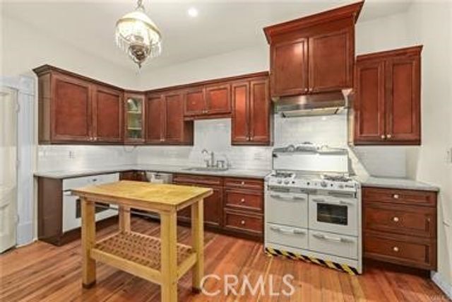 225 N Lima Street, Sierra Madre, CA 91024