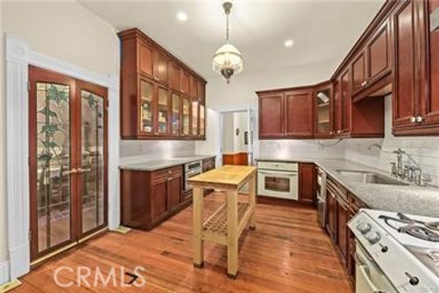 225 N Lima Street, Sierra Madre, CA 91024