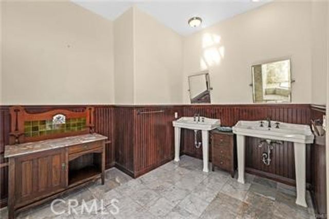 225 N Lima Street, Sierra Madre, CA 91024