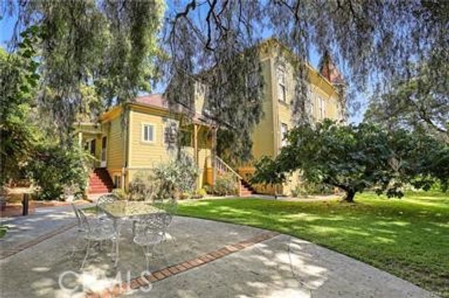 225 N Lima Street, Sierra Madre, CA 91024