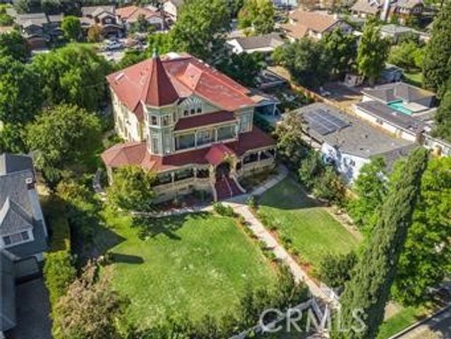 225 N Lima Street, Sierra Madre, CA 91024