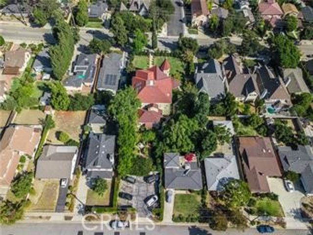 225 N Lima Street, Sierra Madre, CA 91024