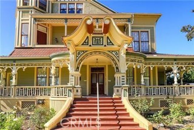 225 N Lima Street, Sierra Madre, CA 91024