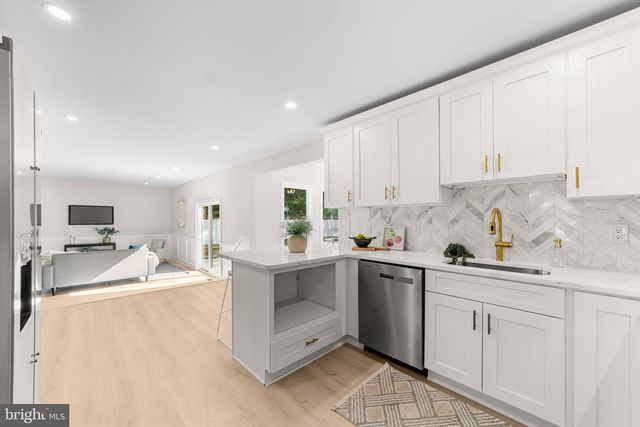 5 CHIPPENHAM DRIVE, Voorhees, NJ 08043