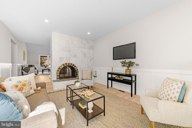 5 CHIPPENHAM DRIVE, Voorhees, NJ 08043