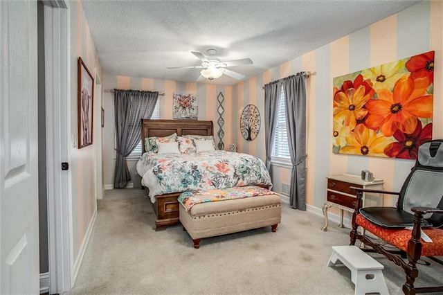 517 NW Lakeview Road, Blue Springs, MO 64014