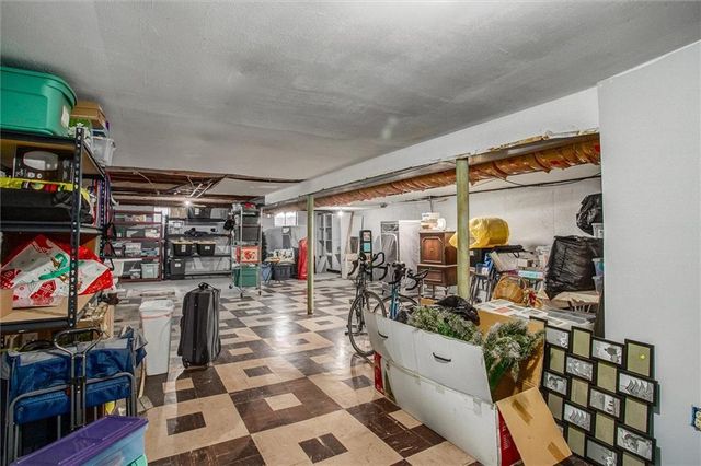 517 NW Lakeview Road, Blue Springs, MO 64014