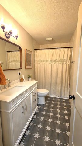 1426 Davenport Street, Le Claire, IA 52753