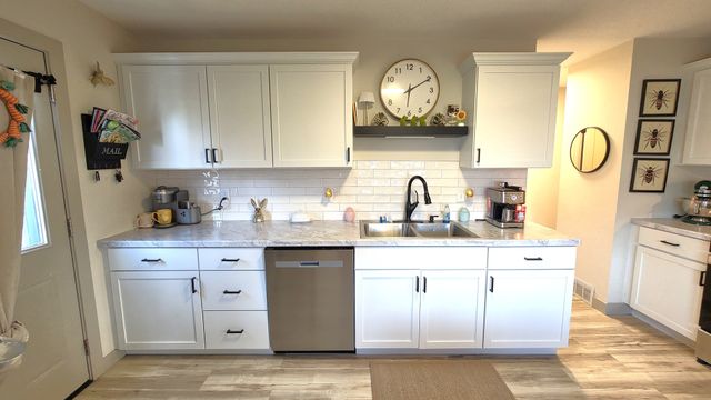 1426 Davenport Street, Le Claire, IA 52753