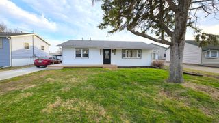 1426 Davenport Street, Le Claire, IA 52753