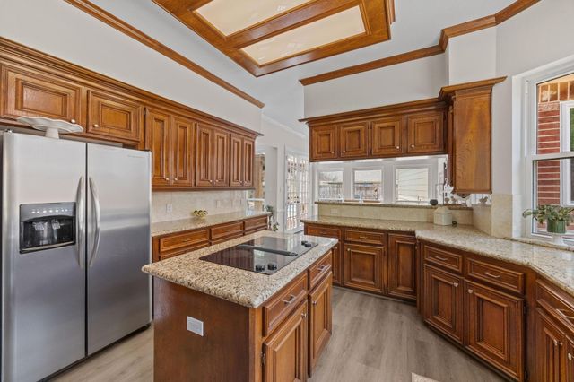 2211 Walnut Grove Lane, Richmond, TX 77406