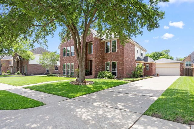2211 Walnut Grove Lane, Richmond, TX 77406