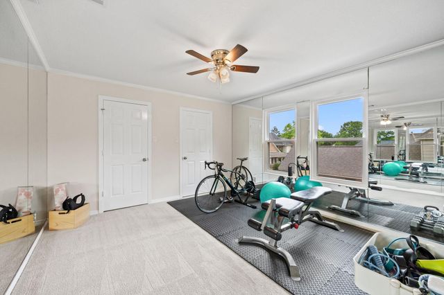 2211 Walnut Grove Lane, Richmond, TX 77406