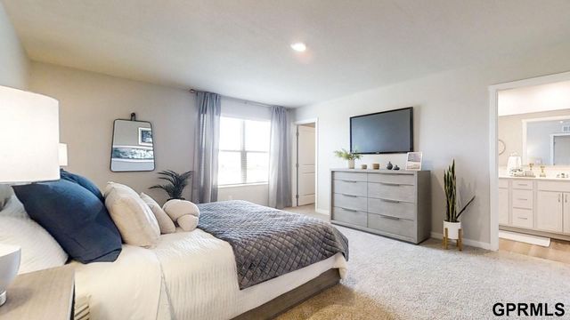 8965 N 167th Street, Bennington, NE 68007