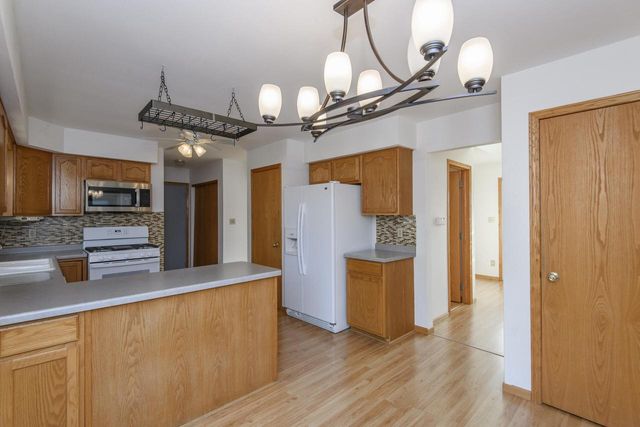 3212 Redbird LANE, Racine, WI 53402