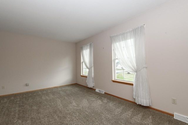 3212 Redbird LANE, Racine, WI 53402