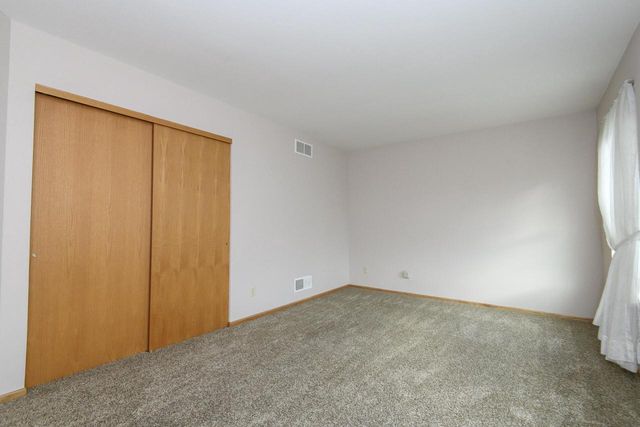 3212 Redbird LANE, Racine, WI 53402