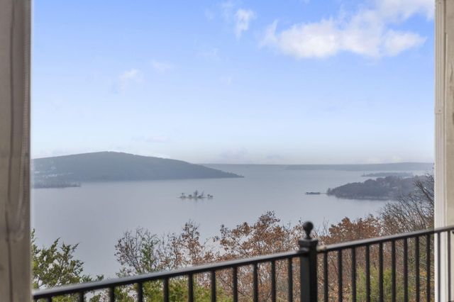 245 Amanda Road, Ridgedale, MO 65739