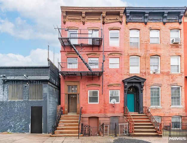 5 Elm Street 3, Newark, NJ 07102