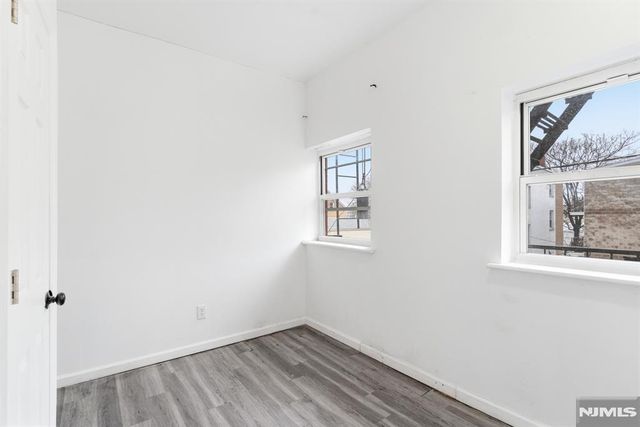 5 Elm Street 3, Newark, NJ 07102