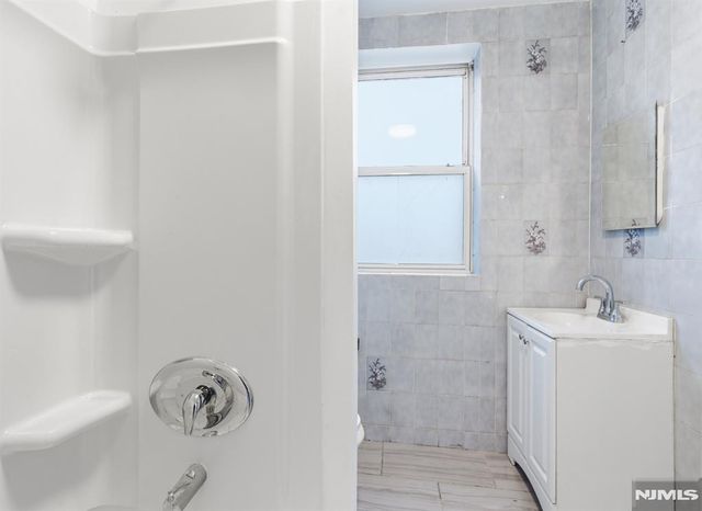 5 Elm Street 3, Newark, NJ 07102