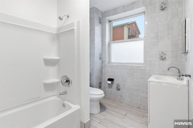 5 Elm Street 3, Newark, NJ 07102