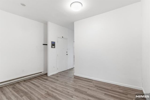 5 Elm Street 3, Newark, NJ 07102