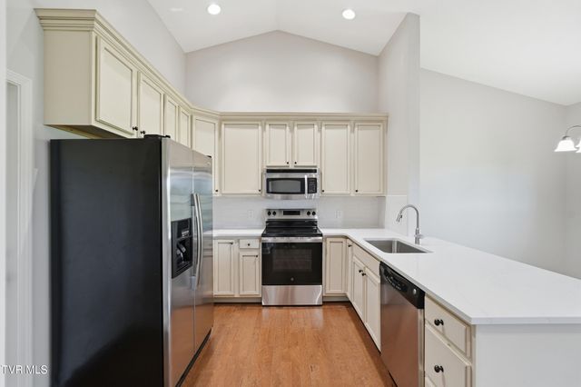271 Cambridge Grove Way, Jonesborough, TN 37659