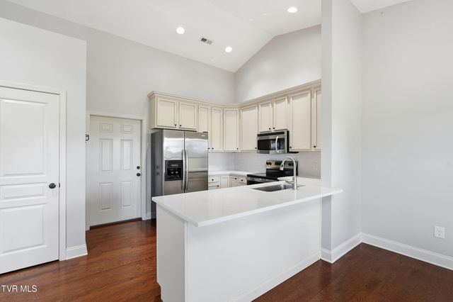 271 Cambridge Grove Way, Jonesborough, TN 37659