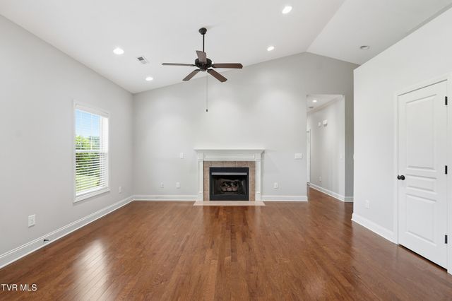 271 Cambridge Grove Way, Jonesborough, TN 37659
