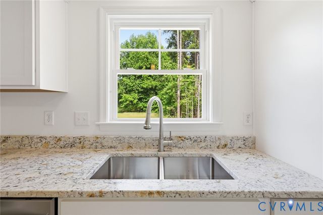10123 Duncan Rd, Dinwiddie, VA 23803