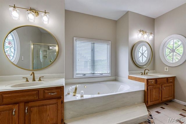 212 Turnberry Place Drive, Wildwood, MO 63011