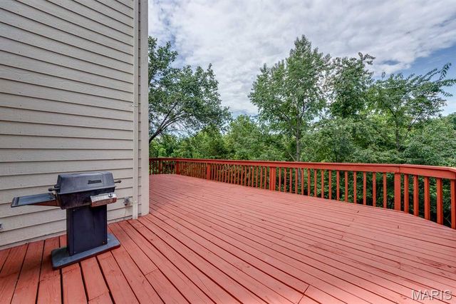 212 Turnberry Place Drive, Wildwood, MO 63011