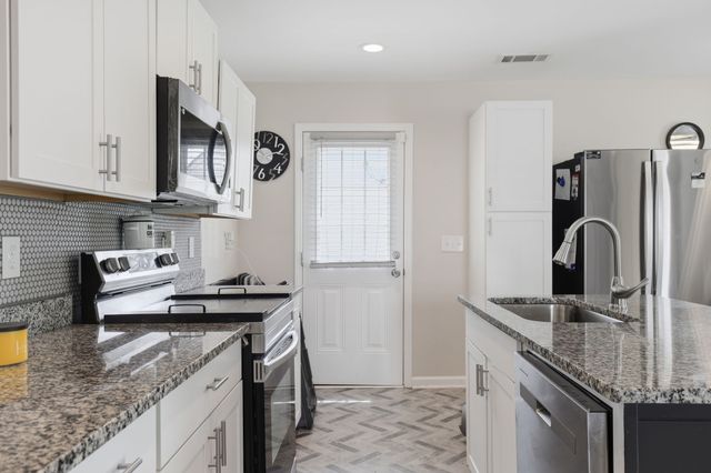 738 Belfast St, Lewisburg, TN 37091
