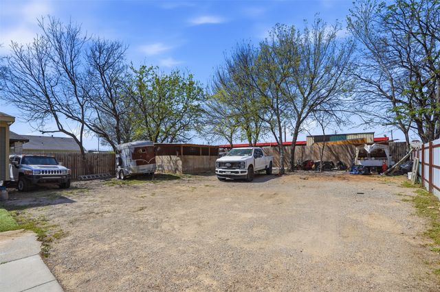 3021 Springview Avenue, Dallas, TX 75216