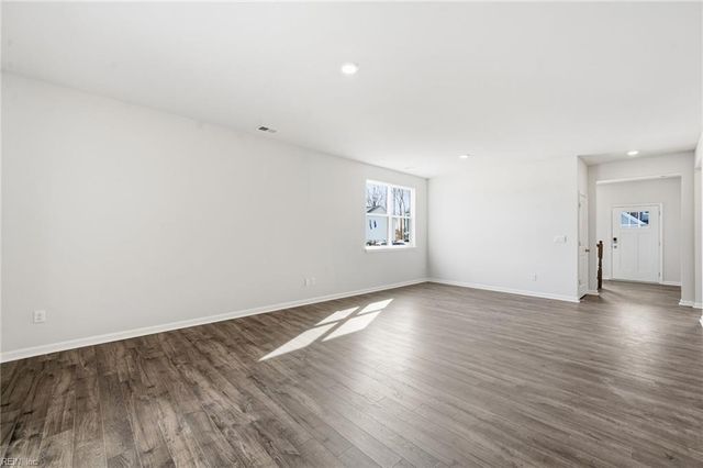 1004 Eastport PL, Suffolk, VA 23435
